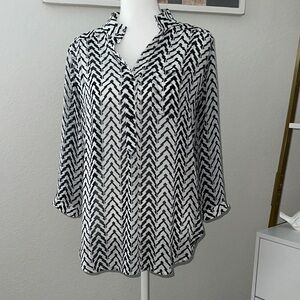 Xtaren Black and White Chevron Button Down Shear Blouse